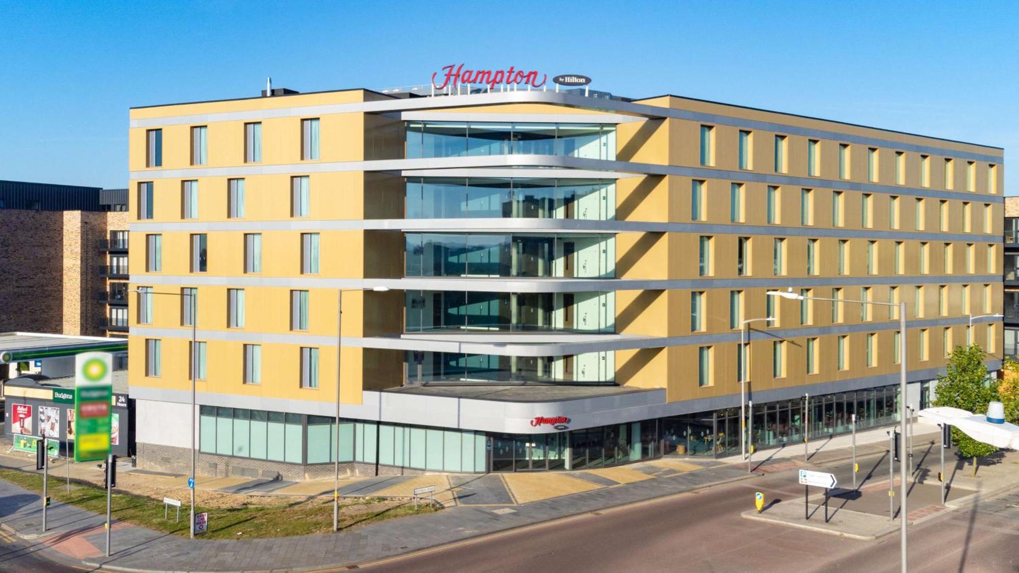 Hampton By Hilton Ashford International Hotel Eksteriør billede