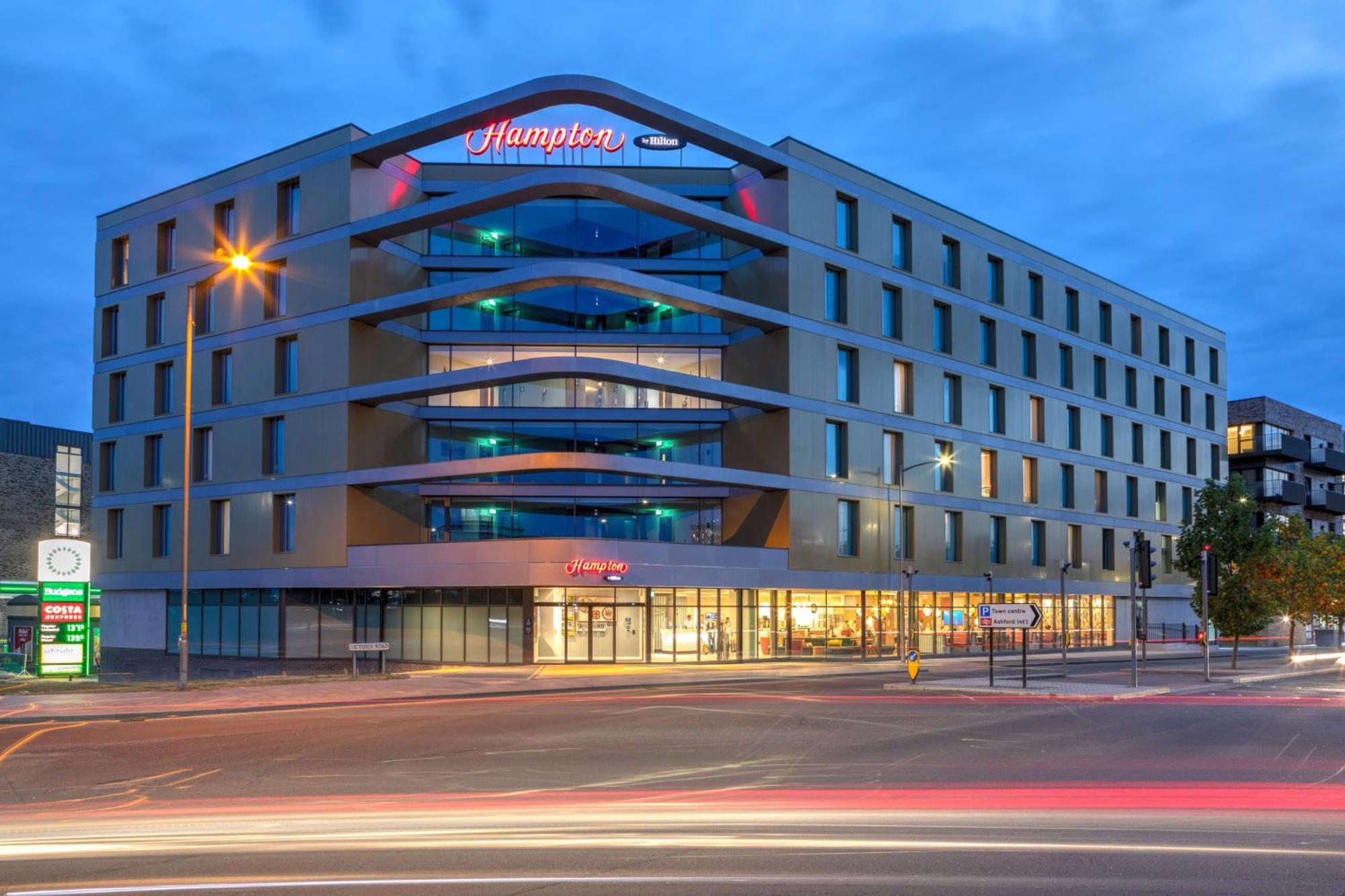 Hampton By Hilton Ashford International Hotel Eksteriør billede